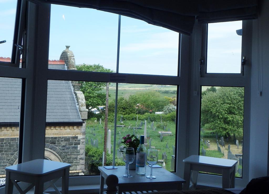 Guest house Saint Cadfans 3*