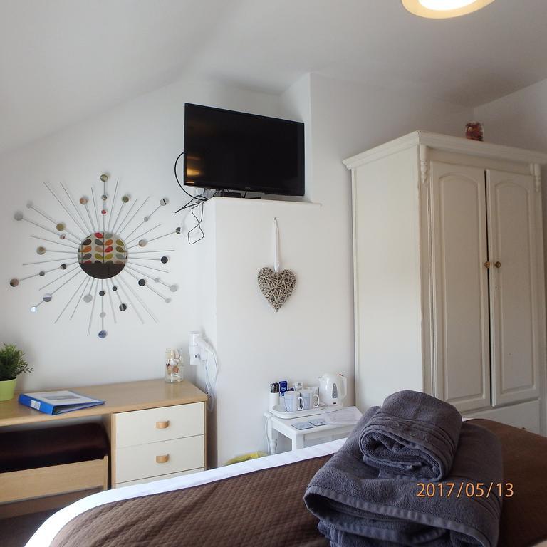 Saint Cadfans Guest house Tywyn
